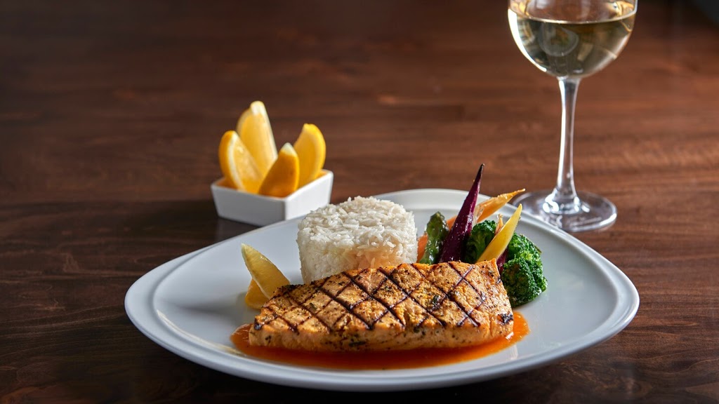 Moments Restaurant & Lounge | 6257 Airport Rd, Mississauga, ON L4V 1E4, Canada | Phone: (905) 678-1401
