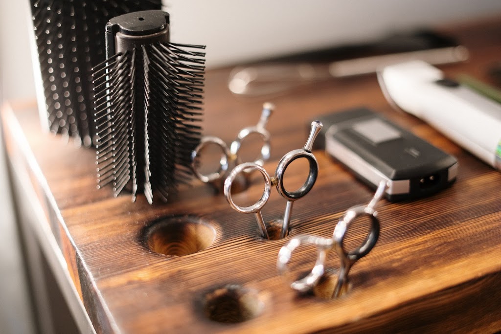 Village Barber | 7445 Frontier St #103, Pemberton, BC V0N 2L1, Canada | Phone: (604) 894-1999