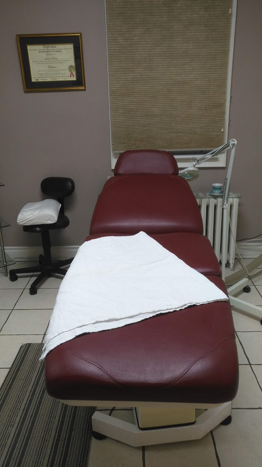 Joannes Waxing at Avalon Hair Design | 541 College St, Toronto, ON M6G 1A9, Canada | Phone: (416) 963-9093