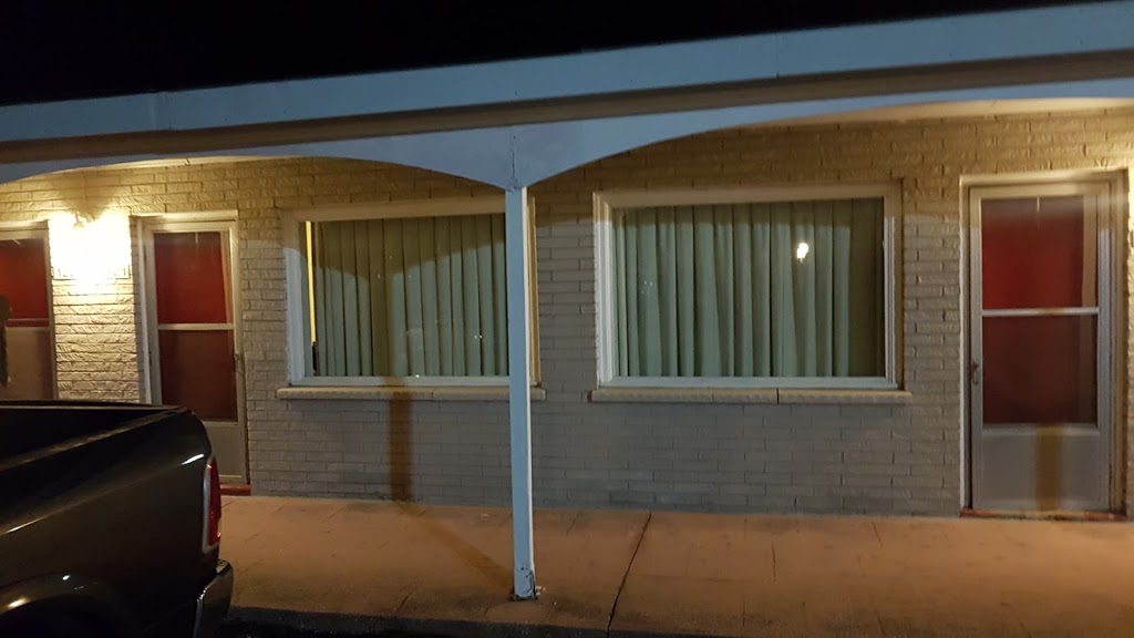 Skyways Motel | 3566 ON-11, Gravenhurst, ON P1P 1R1, Canada | Phone: (705) 687-6608