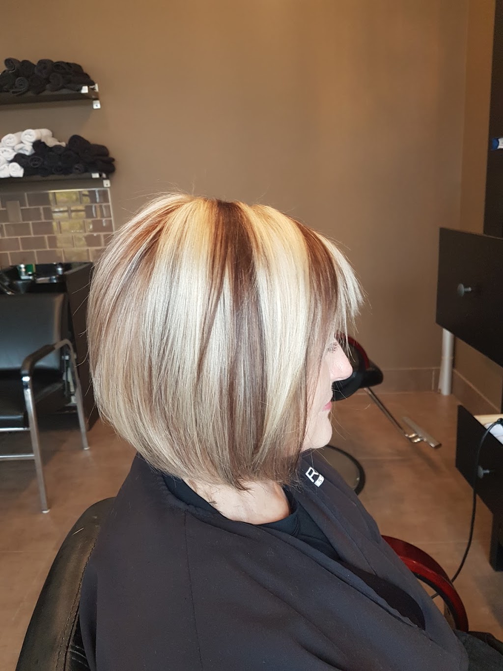 Unique Hair Design | 330 McClellan Way, Aurora, ON L4G 6X8, Canada | Phone: (905) 727-8373