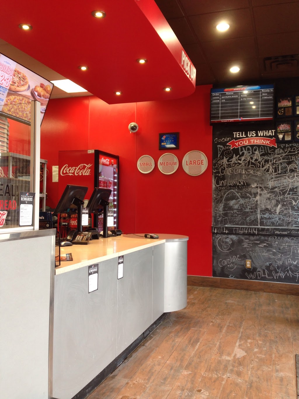 Dominos | 645 Lakeshore Rd E, Mississauga, ON L5G 1J5, Canada | Phone: (905) 891-7878