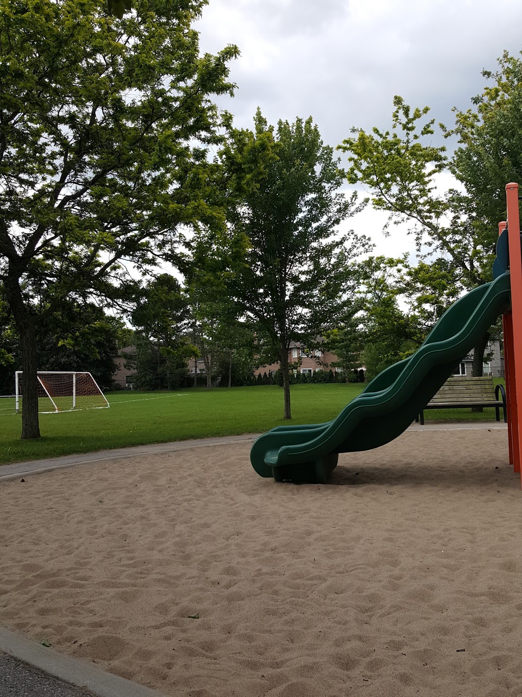Pine Farm Park | 25 Ashfield Dr, Richmond Hill, ON L4E 2M1, Canada | Phone: (905) 771-8870
