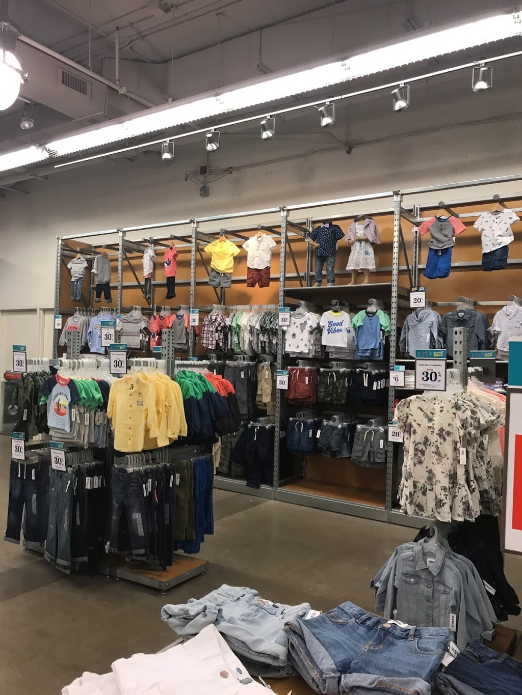 Old Navy | 1 Promenade Cir, Thornhill, ON L4J 4P8, Canada | Phone: (905) 764-5538