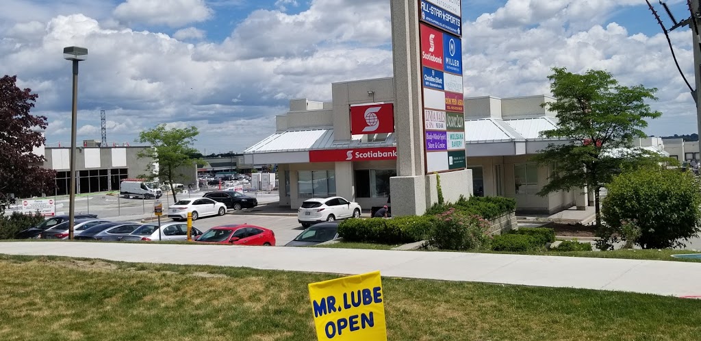 Scotiabank | 14720 Yonge St, Aurora, ON L4G 7H8, Canada | Phone: (905) 727-1307
