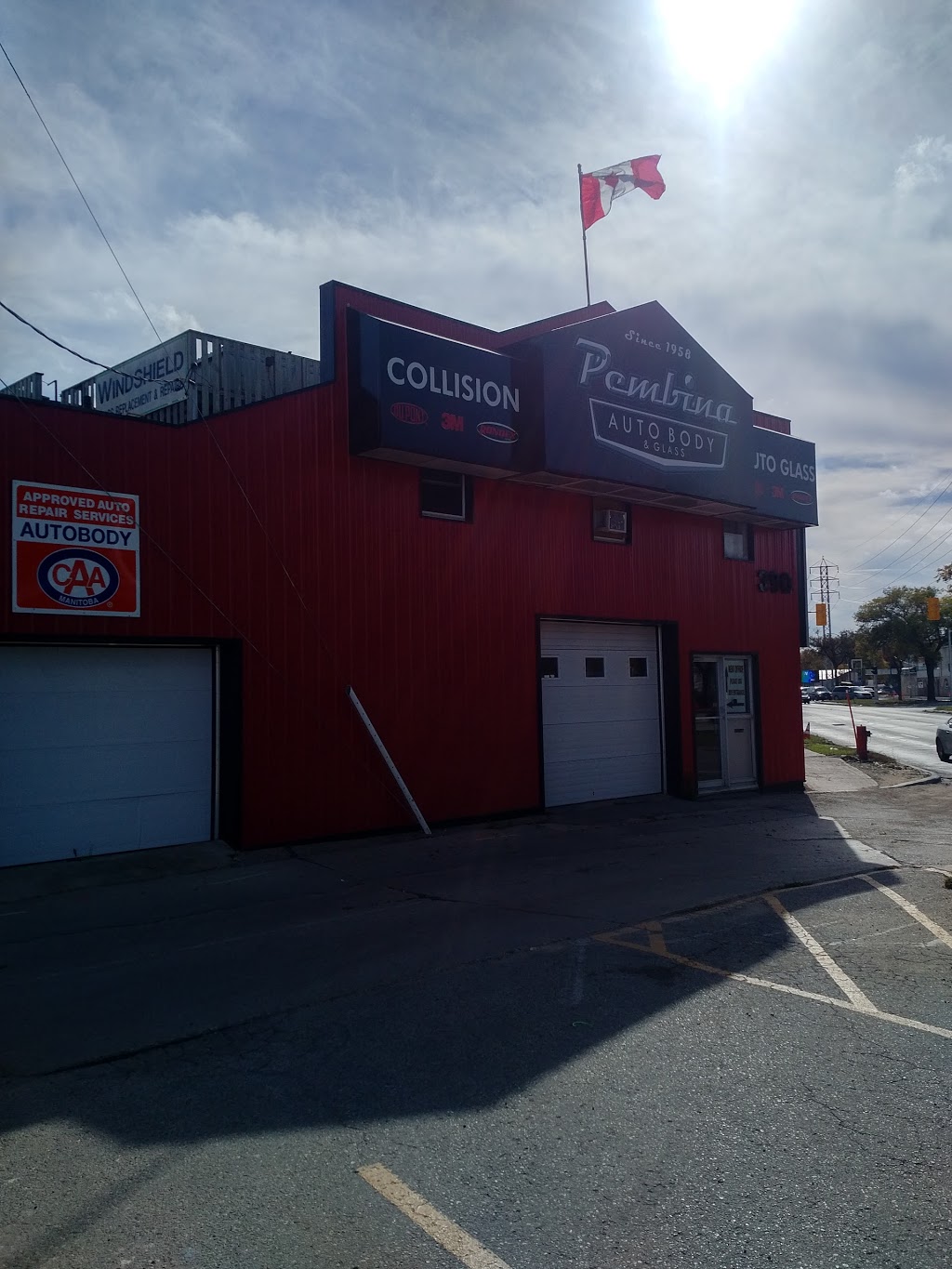 Pembina Auto Body & Glass | 390 Pembina Hwy, Winnipeg, MB R3L 2E7, Canada | Phone: (204) 452-2925