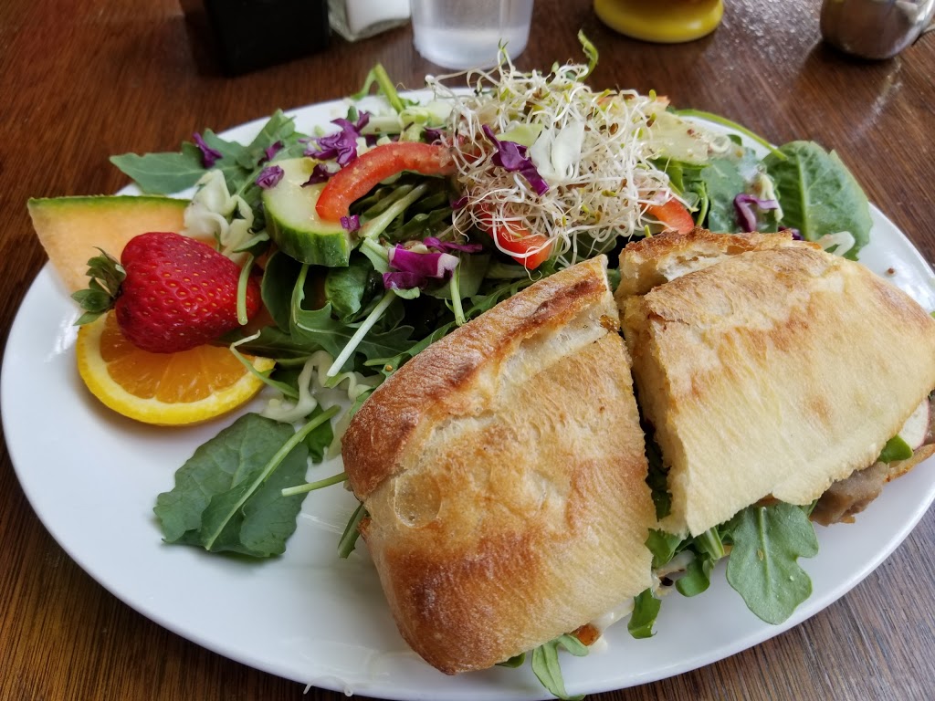 Mitzis Cafe | 100 Sorauren Ave, Toronto, ON M6R 2C9, Canada | Phone: (416) 588-1234