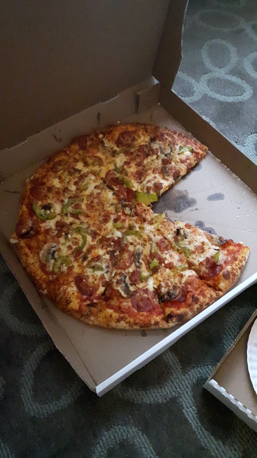 Reginos pizza / Oshawa | 15 Bond St W, Oshawa, ON L1G 1A1, Canada | Phone: (905) 438-9500