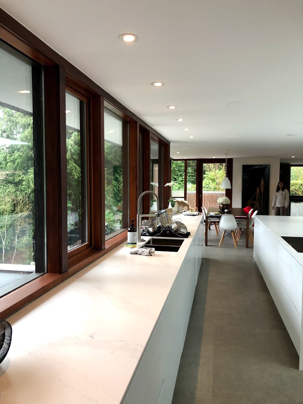 Straight Line Painting | 38370 Summits View Dr, Squamish, BC V8B 0V4, Canada | Phone: (604) 905-9231