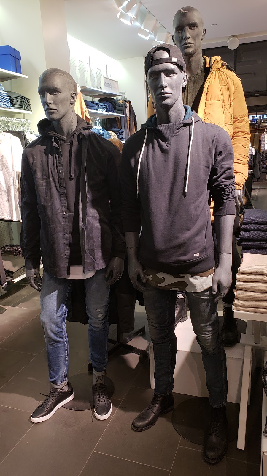 JACK & JONES | Yorkdale Mall, 3401 Dufferin St, North York, ON M6A 2T9, Canada | Phone: (416) 782-8983