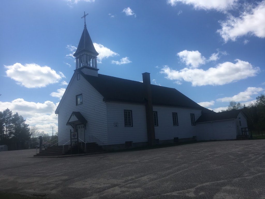 Église Saint-Philippe | 603 Chem. du Progrès, Chute-Saint-Philippe, QC J0W 1A0, Canada | Phone: (819) 585-2733