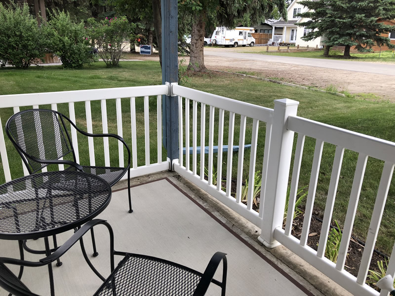 Sea Oar Inn - Summer Cottage | 5004 38 St, Sylvan Lake, AB T4S 1B6, Canada | Phone: (780) 996-5409