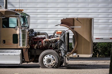 Rana Truck & Trailer Repair | 3952 52 St. SE, Calgary, AB T2B 3H1, Canada | Phone: (403) 667-3530