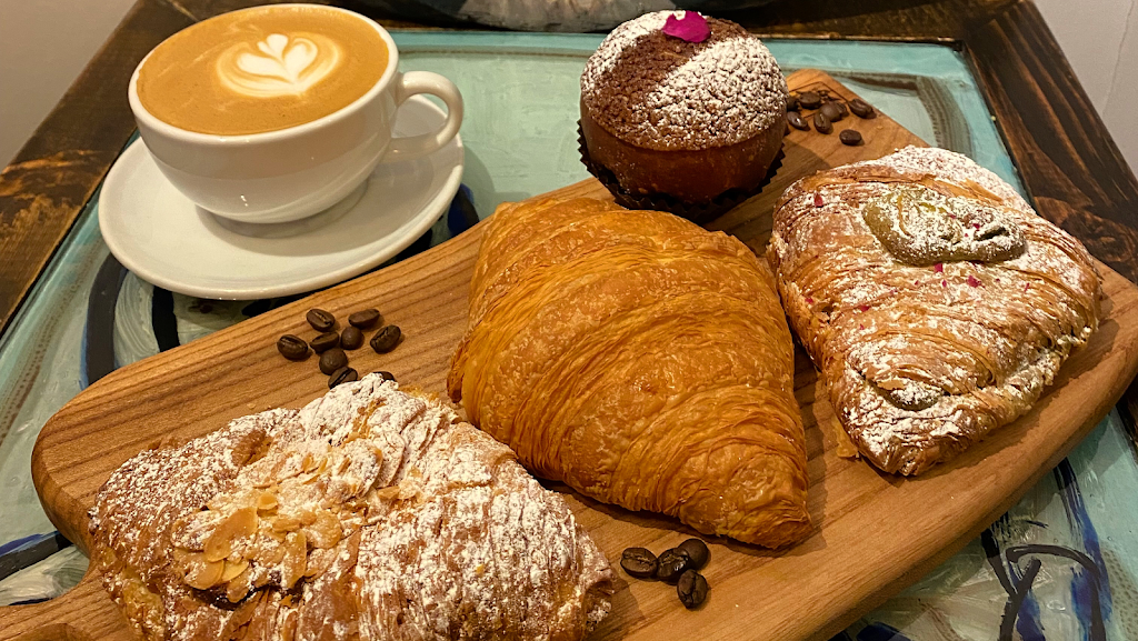 Café Portrait | 1120 Denman St, Vancouver, BC V6G 1T2, Canada | Phone: (604) 915-6993