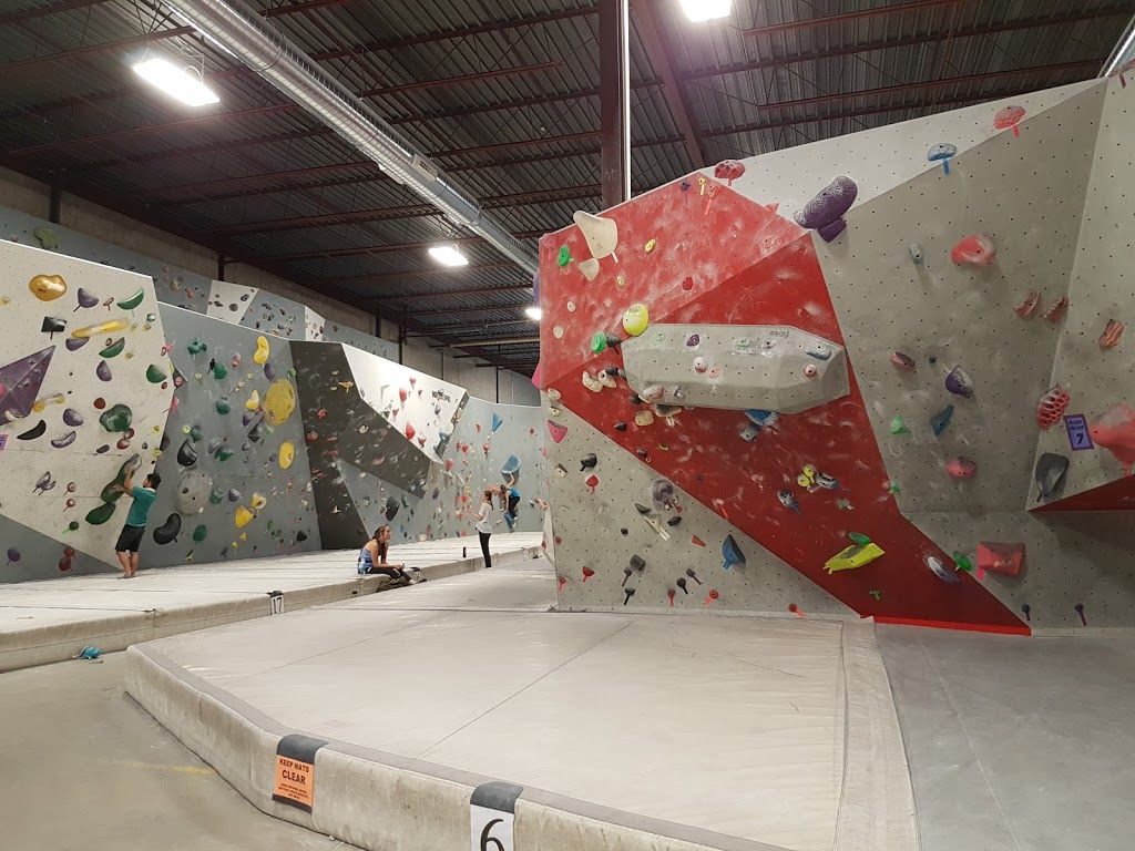 Boulderz Climbing Centre | 80 The East Mall #9, Etobicoke, ON M8Z 5X1, Canada | Phone: (416) 255-6676