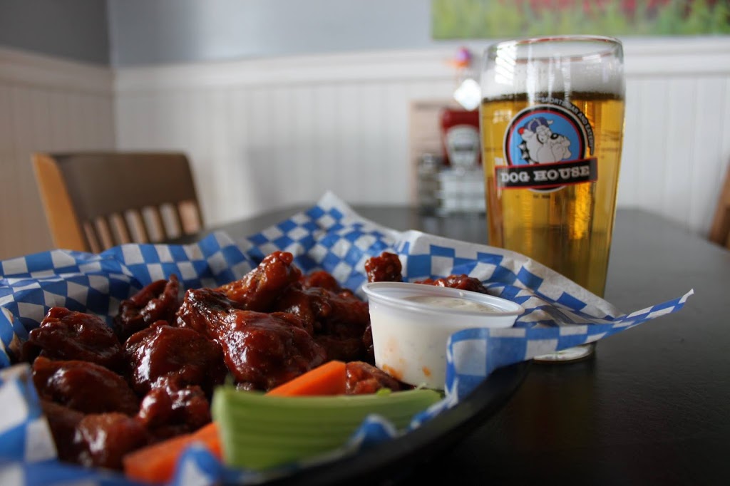 Doghouse Sports Bar Azilda | 25 Aldege St, Azilda, ON P0M 1B0, Canada | Phone: (705) 983-4069