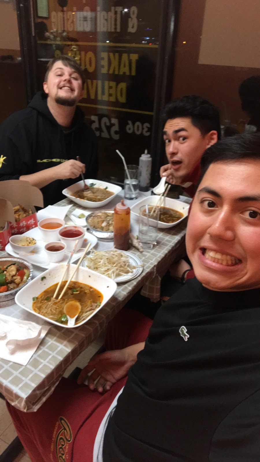 Hello Saigon Restaurant Ltd | 1043 Devonshire Dr N,, Regina, SK S4X 2X4, Canada | Phone: (306) 525-3979