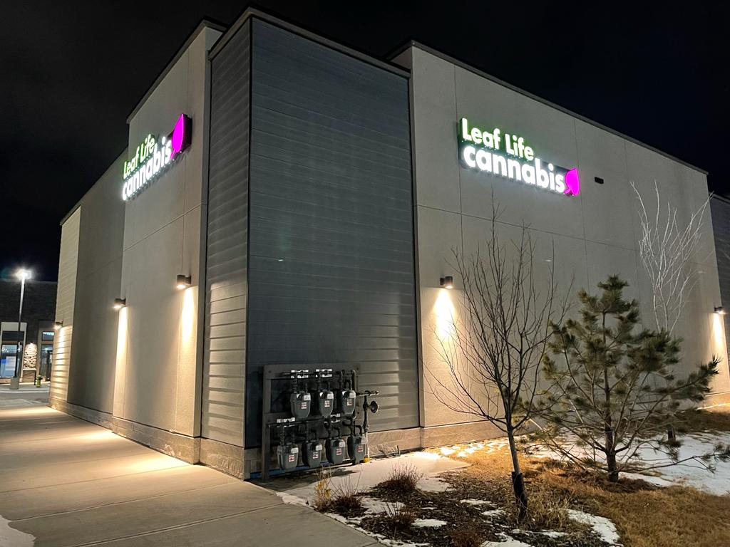 Leaf Life Cannabis - Beacon | 11877 Sarcee Trail NW, Calgary, AB T3R 1W5, Canada | Phone: (587) 317-8233
