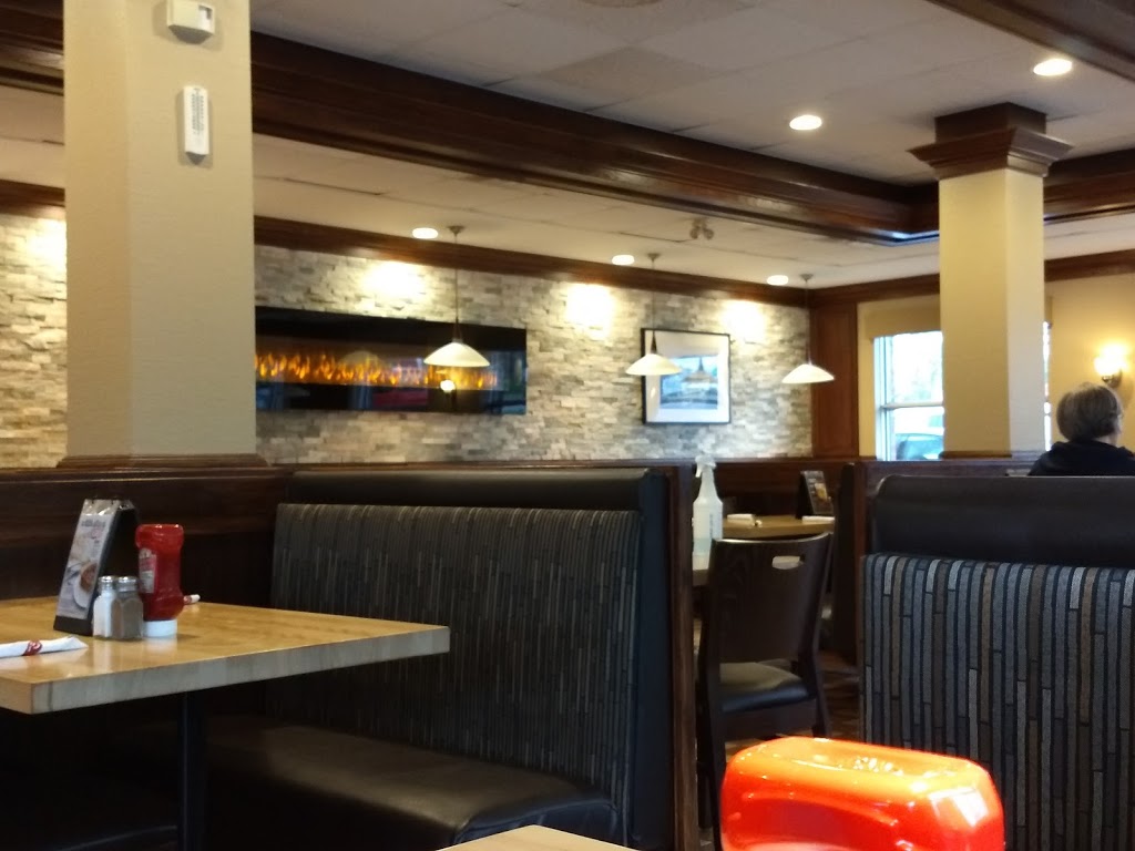 Swiss Chalet | 150 Hanes Rd, Huntsville, ON P1H 1M4, Canada | Phone: (705) 787-0919