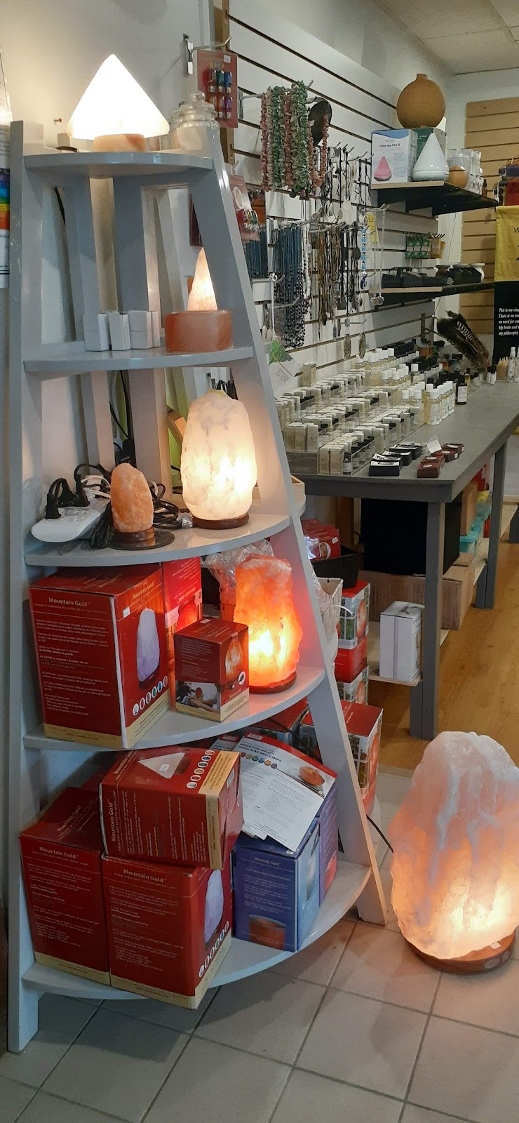 Down to Earth | 206 Wellington St, Wallaceburg, ON N8A 2X9, Canada | Phone: (519) 934-0004