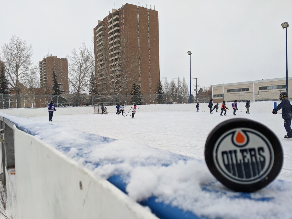 Lynnwood Community Ice Rink | 15525 84 Ave NW, Edmonton, AB T5R 3Y1, Canada | Phone: (780) 484-4893