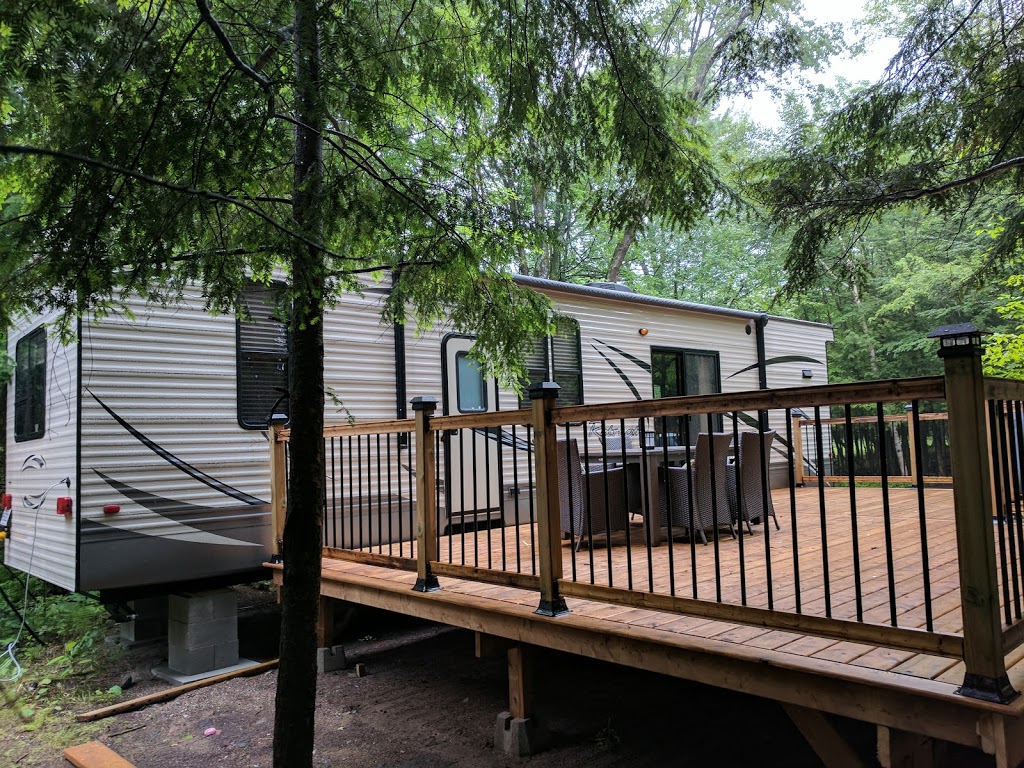 Pine Lodge | 6 Chemin de Pine Lodge, Bristol, QC J0X 1G0, Canada | Phone: (819) 647-2805