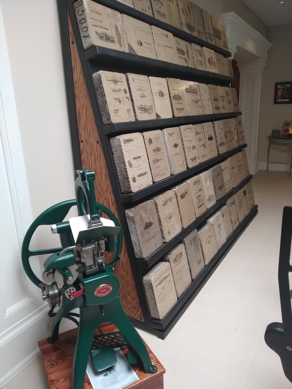 HOWARD GRAPHIC EQUIPMENT LTD. | 800 Westgate Rd, Oakville, ON L6L 5N2, Canada | Phone: (905) 821-0000