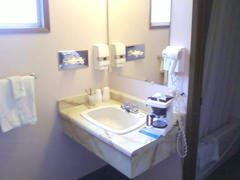 Cache Creek Motor Inn | 1209 Trans-Canada Hwy, Cache Creek, BC V0K 1H0, Canada | Phone: (250) 457-9144