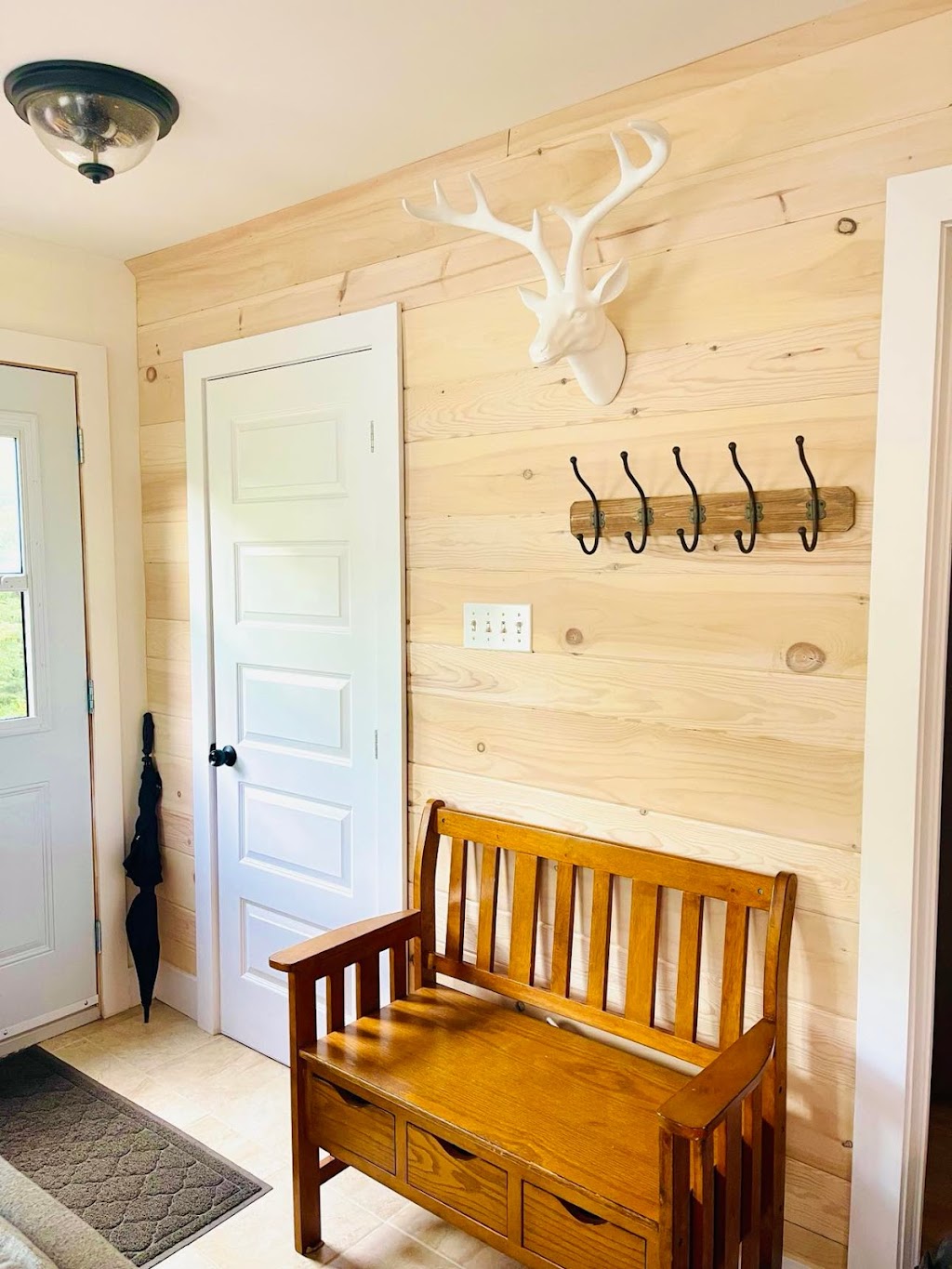 Chalet Le Sizerin | 1120 Chem. du Lac Ste Rose N, Mandeville, QC J0K 1L0, Canada | Phone: (514) 953-7927