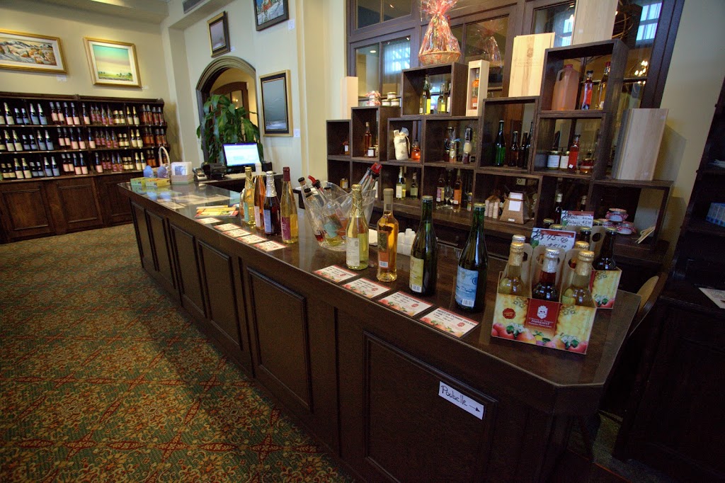 Cidrerie Vergers Pedneault | Manoir Richelieu | 181 Rue Richelieu, La Malbaie, QC G5A 3B9, Canada | Phone: (418) 270-2365