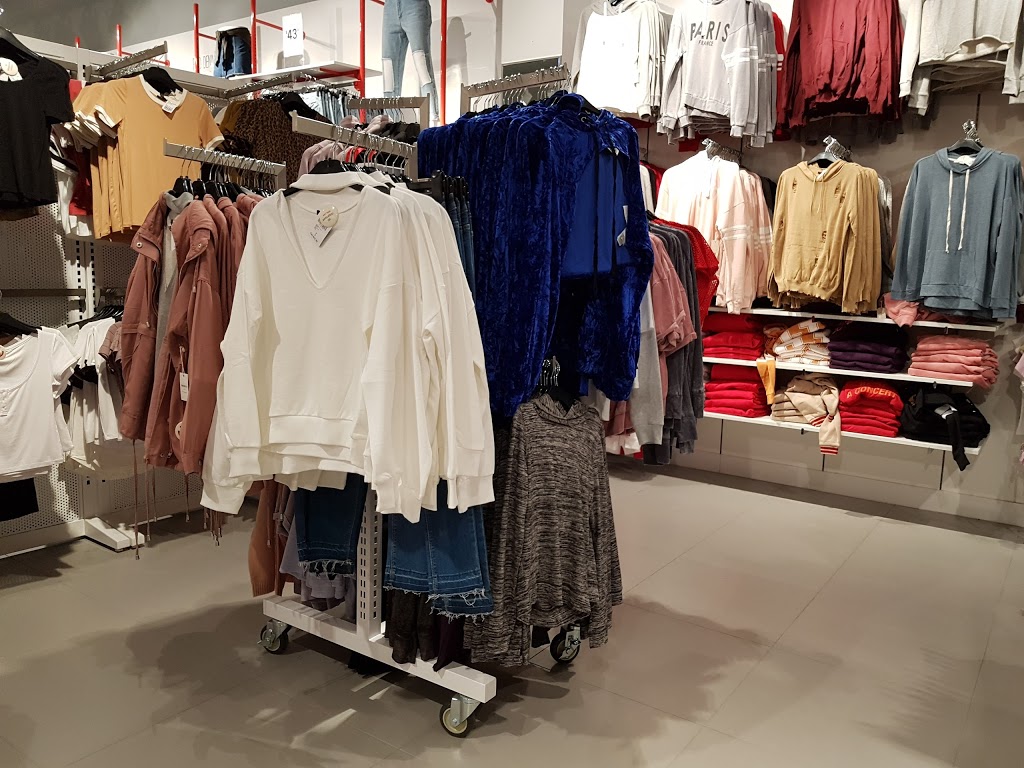 Forever 21 | 2T3, 555 Sterling Lyon Pkwy, Winnipeg, MB R3P 1J9, Canada | Phone: (204) 452-6994