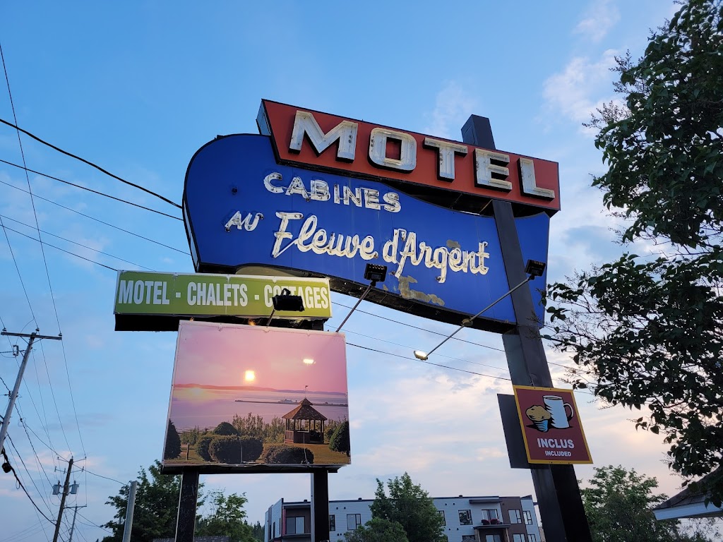 Motel Au Fleuve DArgent | p. 1075, 202 Rue Fraser c, Rivière-du-Loup, QC G5R 4C3, Canada | Phone: (418) 862-5315