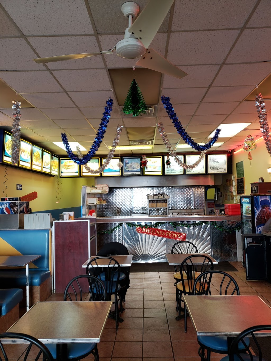 Restaurant La Belle Province | 5002 Rue Principale, Saint-Félix-de-Valois, QC J0K 2M0, Canada | Phone: (450) 889-7887