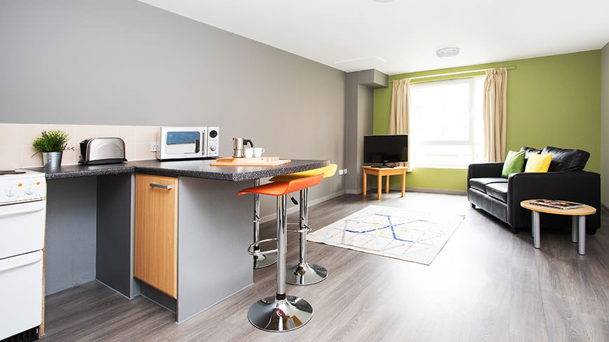 Moon University | 477 Rue Saint-Louis, Gatineau, QC J8P 8B3, Canada | Phone: (581) 700-0056