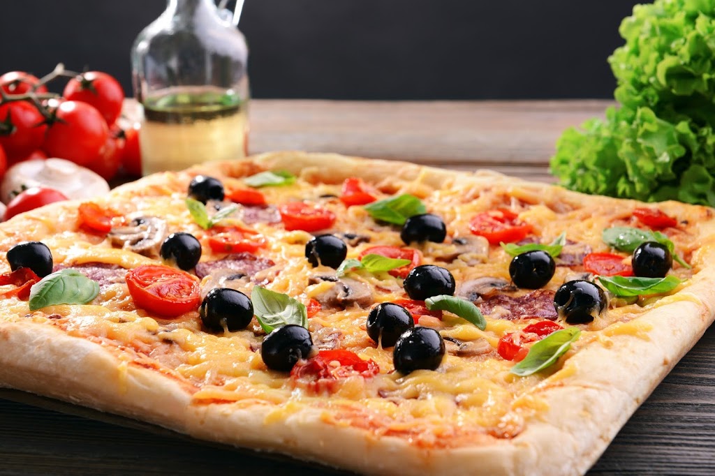 Free Topping Pizza | 1015 Coxwell Ave, East York, ON M4C 3G5, Canada | Phone: (416) 429-2202