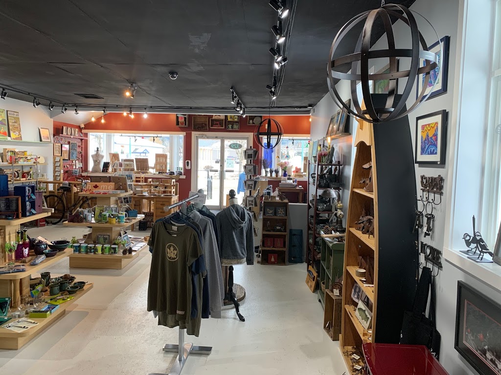 Linda’s Gifts and More | 329 Main St, Sicamous, BC V0E 2V0, Canada | Phone: (250) 253-5068
