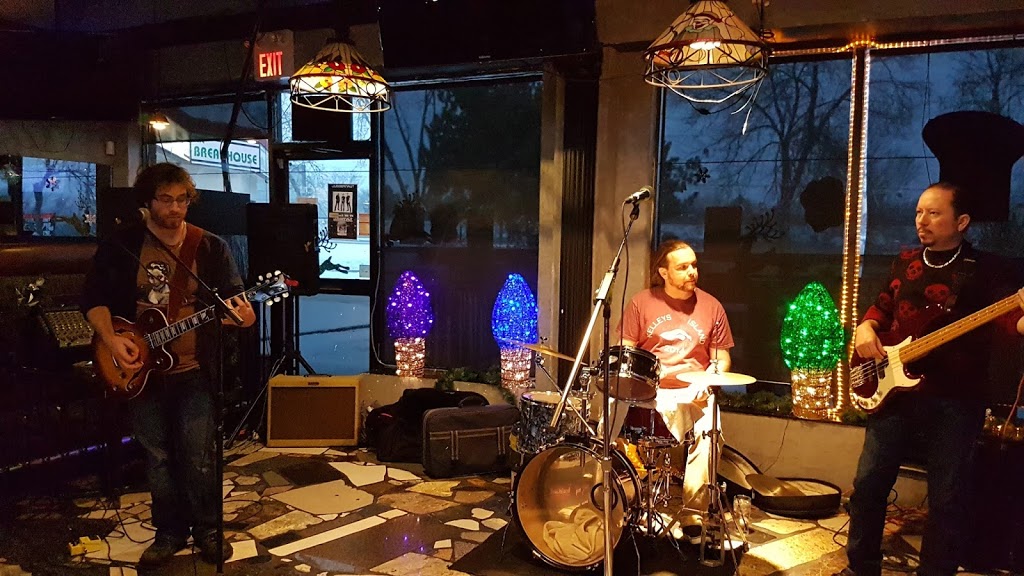 Westshore Bar And Grill | 877 Bayly St, Pickering, ON L1W 3M3, Canada | Phone: (905) 492-4902