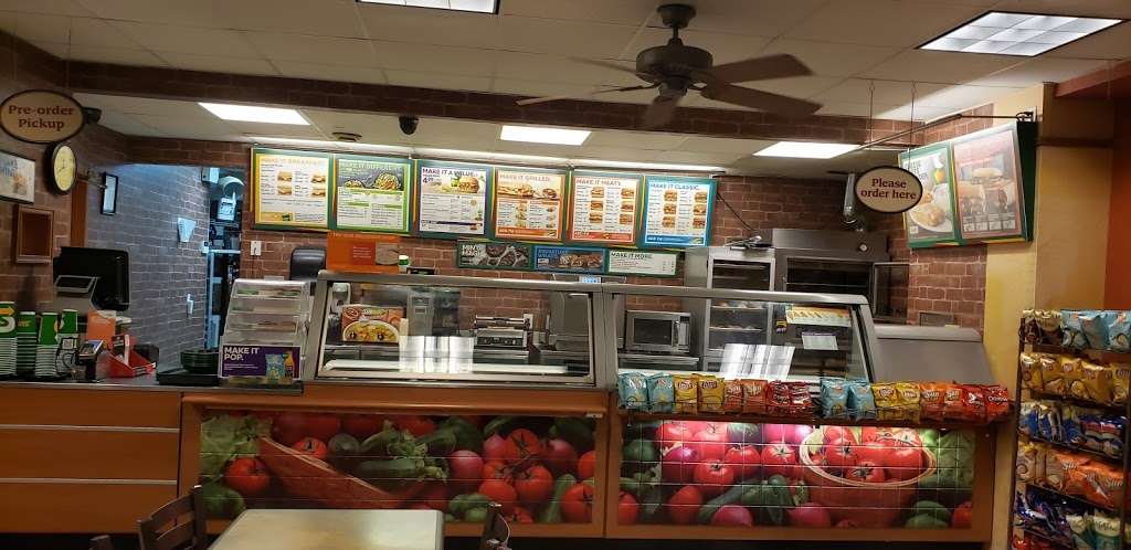 Subway | 700 McKenzie St, Outlook, SK S0L 2N0, Canada | Phone: (306) 867-8421