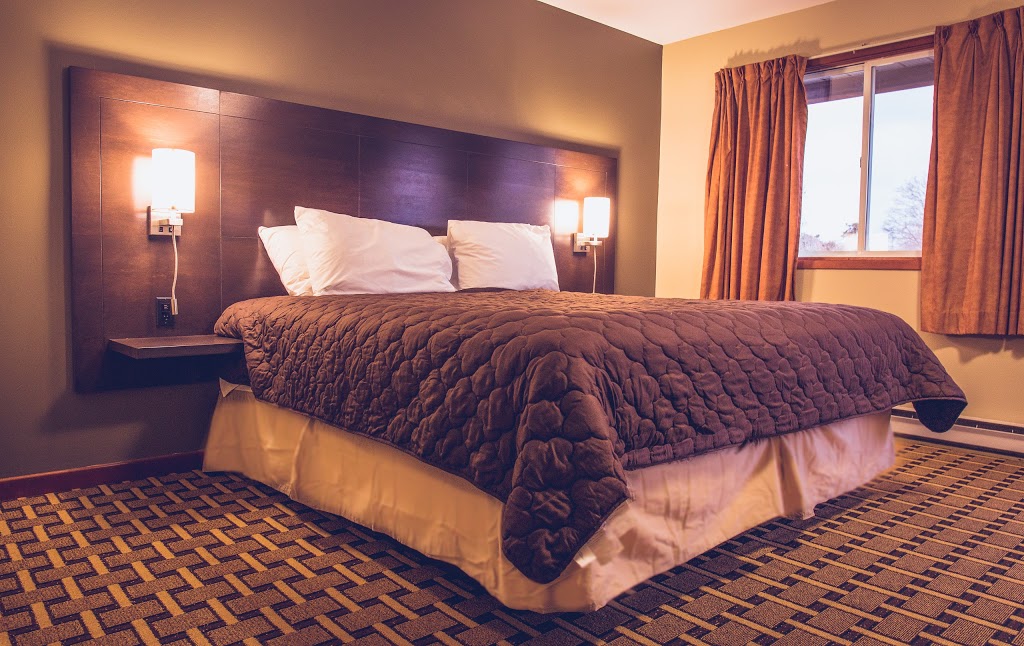 Cedar Lodge Motel | 157 Huron Rd, Goderich, ON N7A 2Z7, Canada | Phone: (519) 524-8379