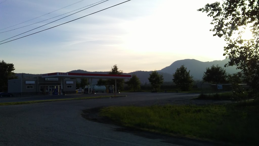 Sqéwqel Gas Bar | 3971 Chowat Rd, Agassiz, BC V0M 1A2, Canada | Phone: (604) 796-9890