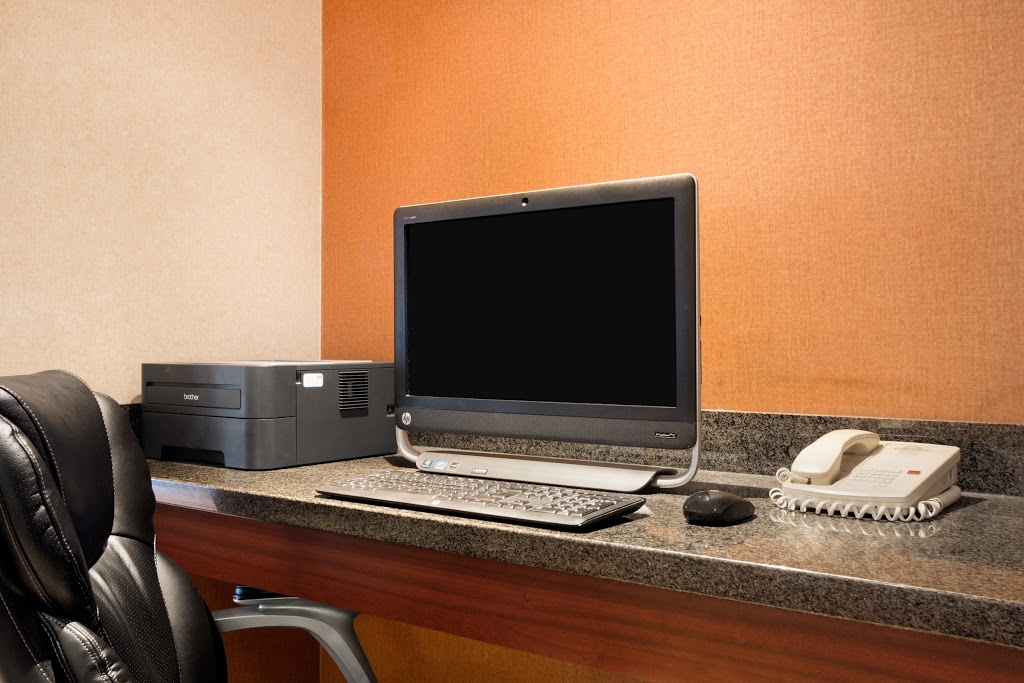 Days Inn & Suites by Wyndham Langley | 20250 Logan Ave, Langley City, BC V3A 4L6, Canada | Phone: (604) 539-0100