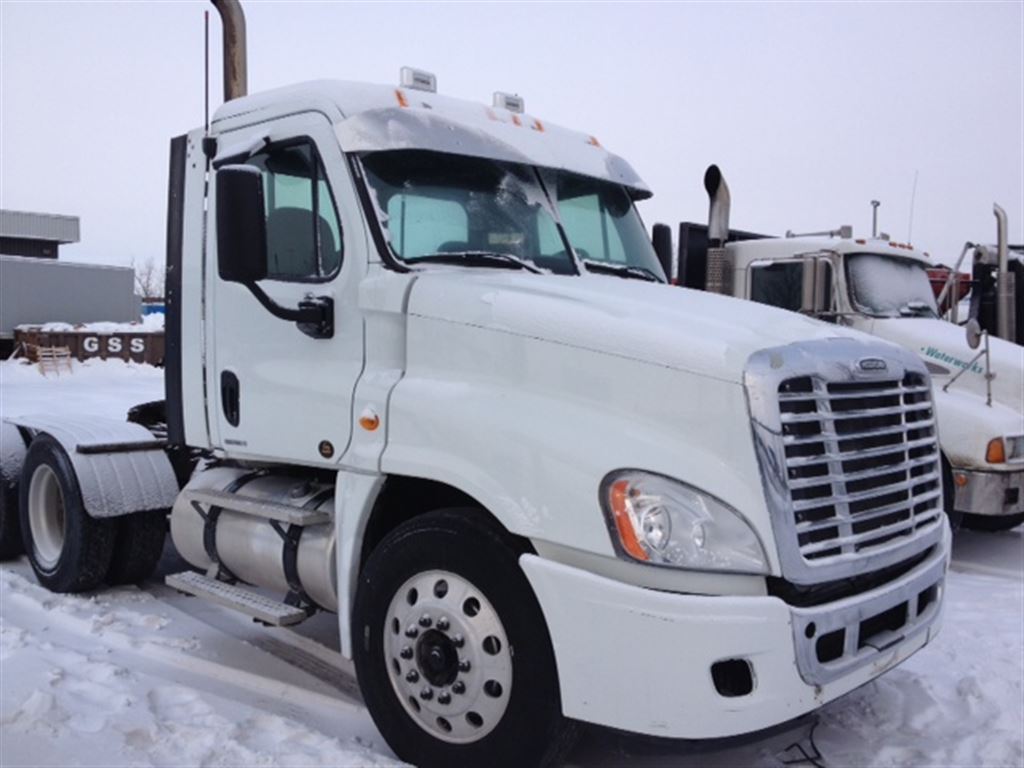 Capital Truck Sales | 6485 Bank St, Metcalfe, ON K0A 2P0, Canada | Phone: (613) 821-5400