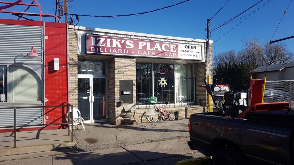 Iziks Place | 529 Wilson Heights Blvd, North York, ON M3H 2V7, Canada | Phone: (416) 636-9306