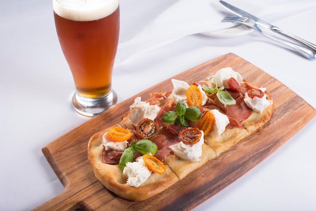 Ocean7 Restaurant, AQUA Bistro & Wine Bar | 4330 Island Hwy S, Courtenay, BC V9N 9R9, Canada | Phone: (800) 663-7929
