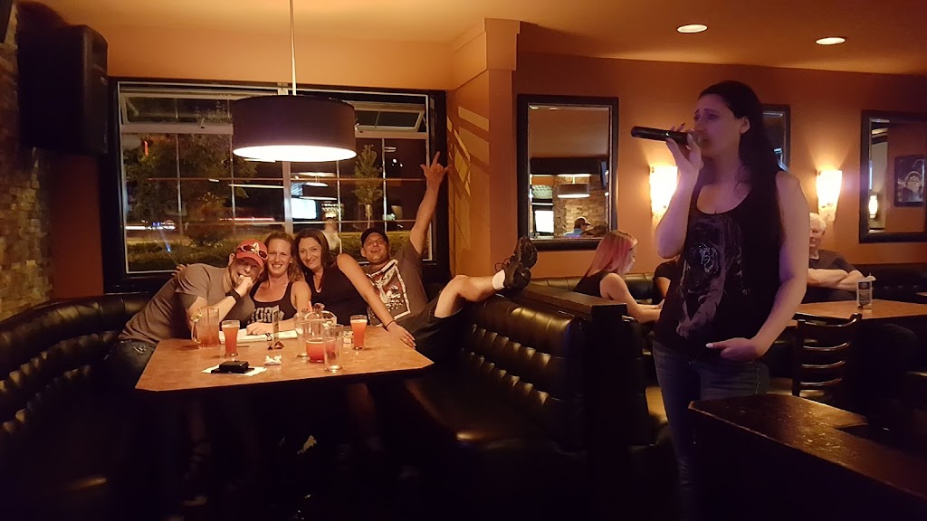 Quarterway Pub | 1431 Bowen Rd, Nanaimo, BC V9S 1G4, Canada | Phone: (250) 754-2733