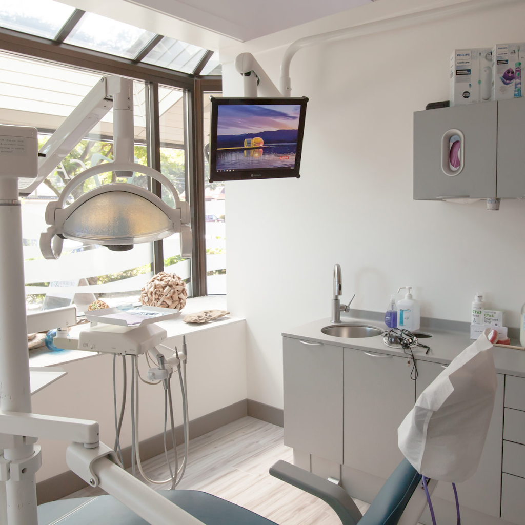 Cadboro Bay Dental | 3849 B Cadboro Bay Rd, Victoria, BC V8N 4G3, Canada | Phone: (778) 433-1888