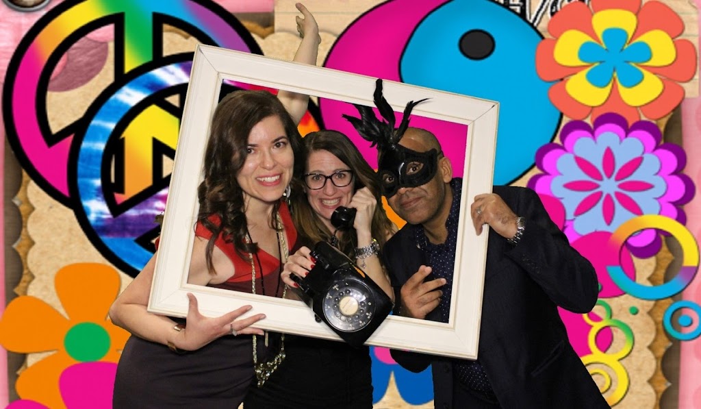 Celebrity Photobooth Mtl | 1890 Rue Beaulac, Saint-Laurent, QC H4R 2E7, Canada | Phone: (514) 570-5770