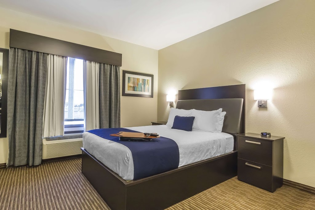Quality Inn & Suites | 323 Diefenbaker Dr, Moose Jaw, SK S6J 0C1, Canada | Phone: (306) 972-7829