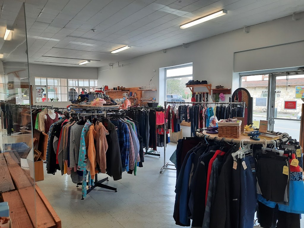 Grenier aux Trouvailles (Partage Sans Faim) | 2 Rue de lÉglise S, Lacolle, QC J0J 1J0, Canada | Phone: (450) 246-4032