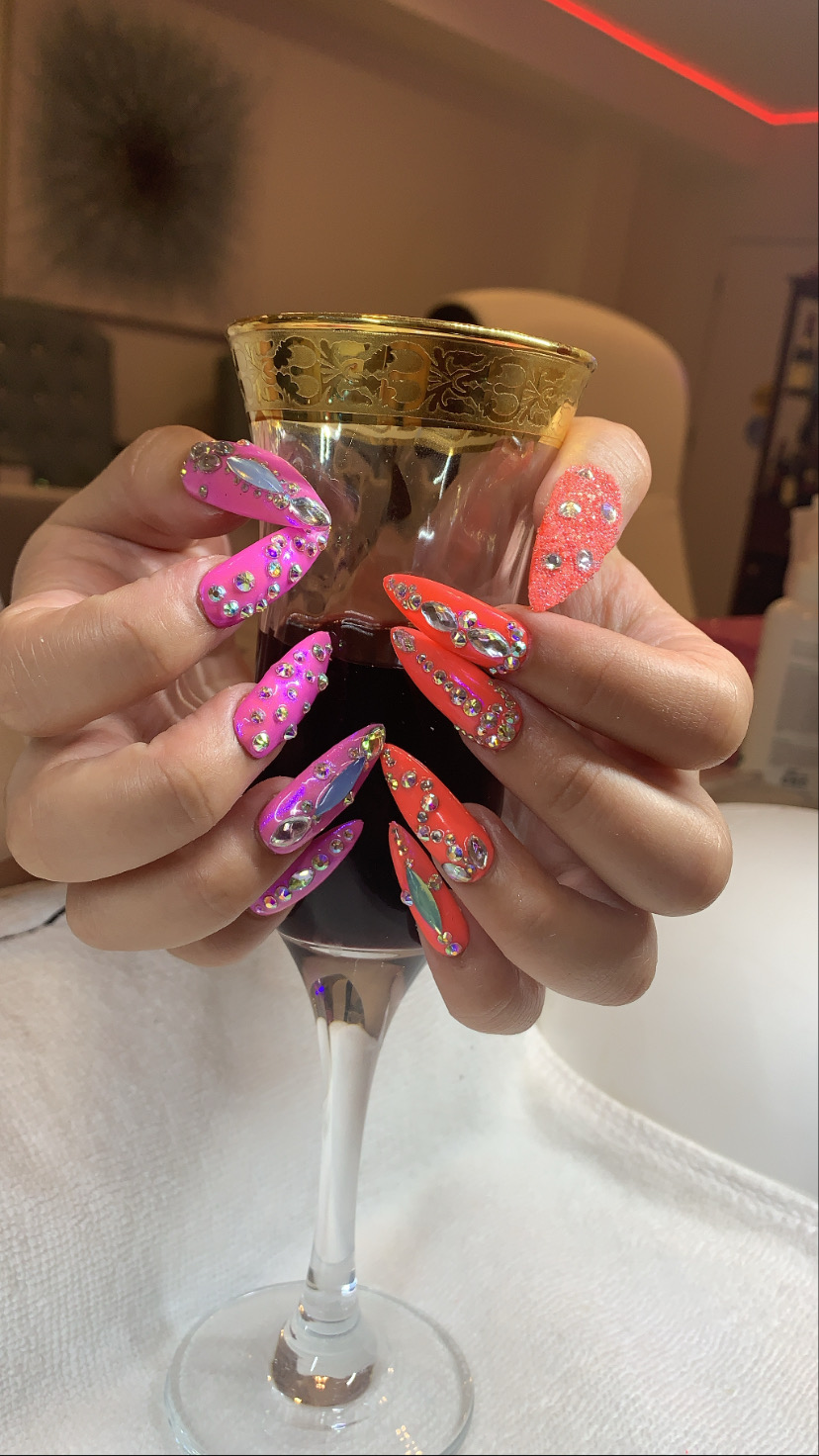 iBrowz Zone & Nail Bar | 559 Lakeshore Rd E, Mississauga, ON L5G 0A8, Canada | Phone: (905) 274-6666